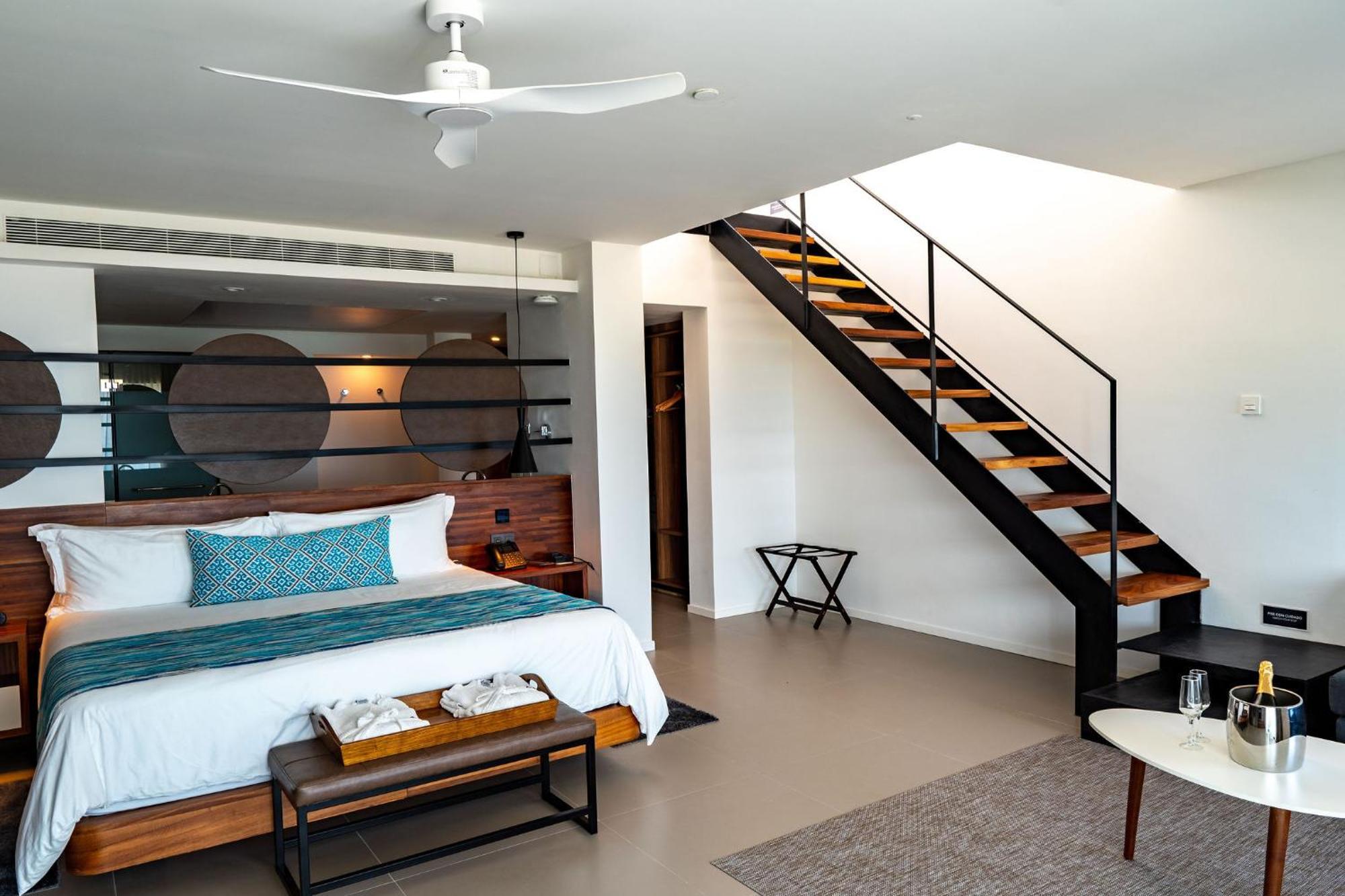 Suite Elegance Club con piscina pequeña y WiFi gratuita - Solo adultos mayores de 18 años
